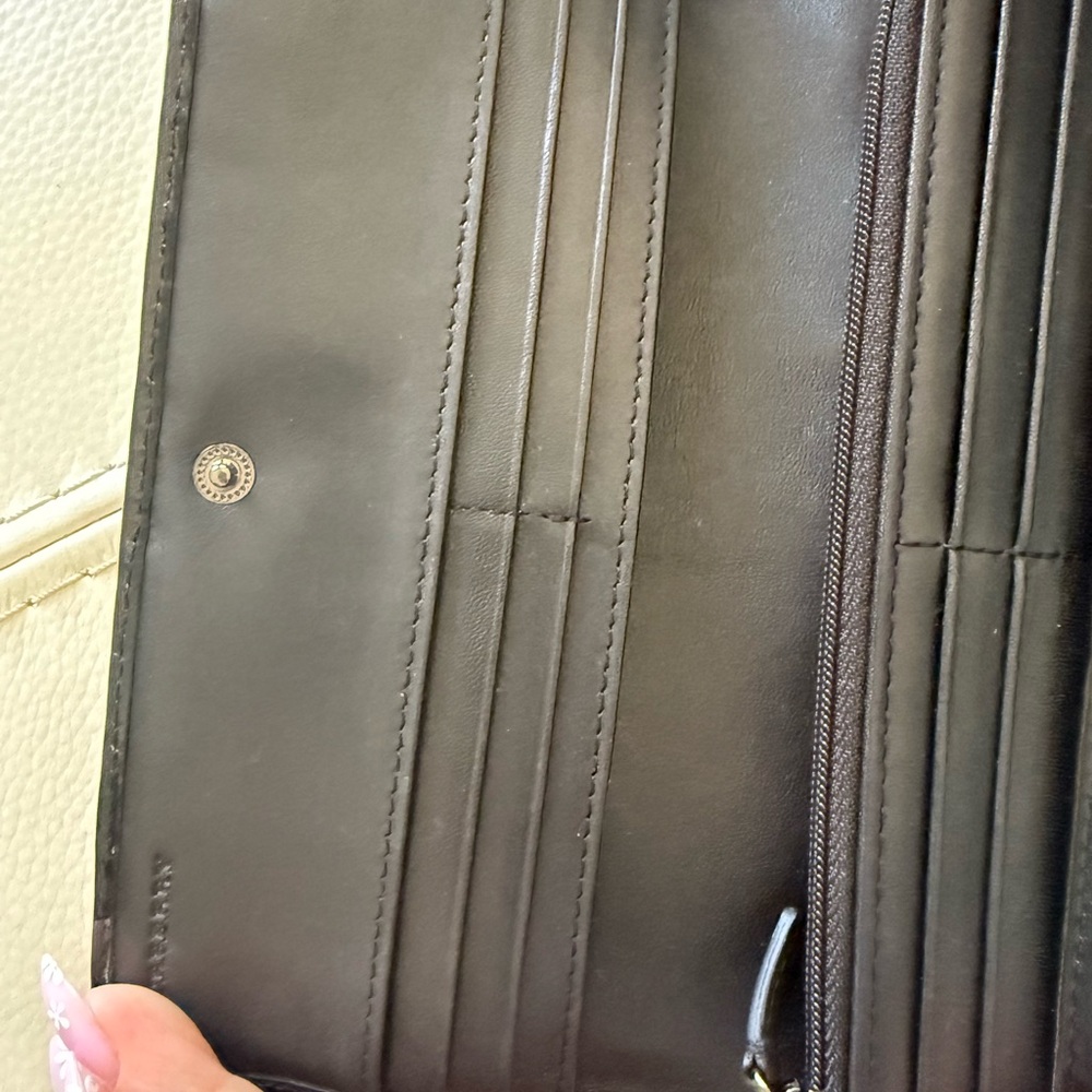 Burberry Checkered Black and Tan Women's Wallet - Picture 5 of 6